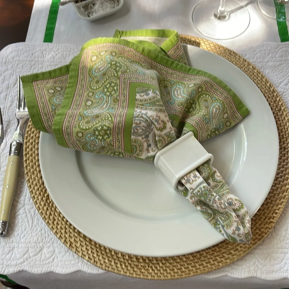 Williams Sonoma Paisley Cotton Napkins (4)